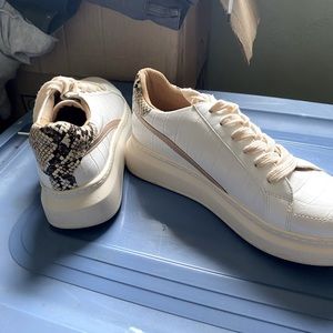 Size 6.5 tennis shoes with platform